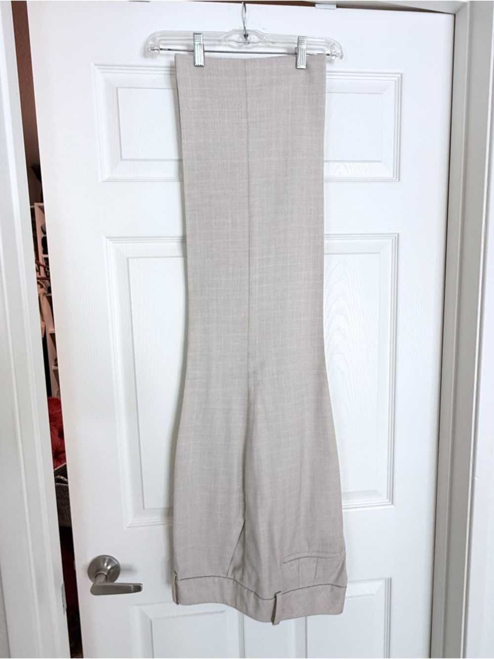 Ann Taylor Women's Light Beige and Grey Plaid pattern trousers. Curvy fit.
